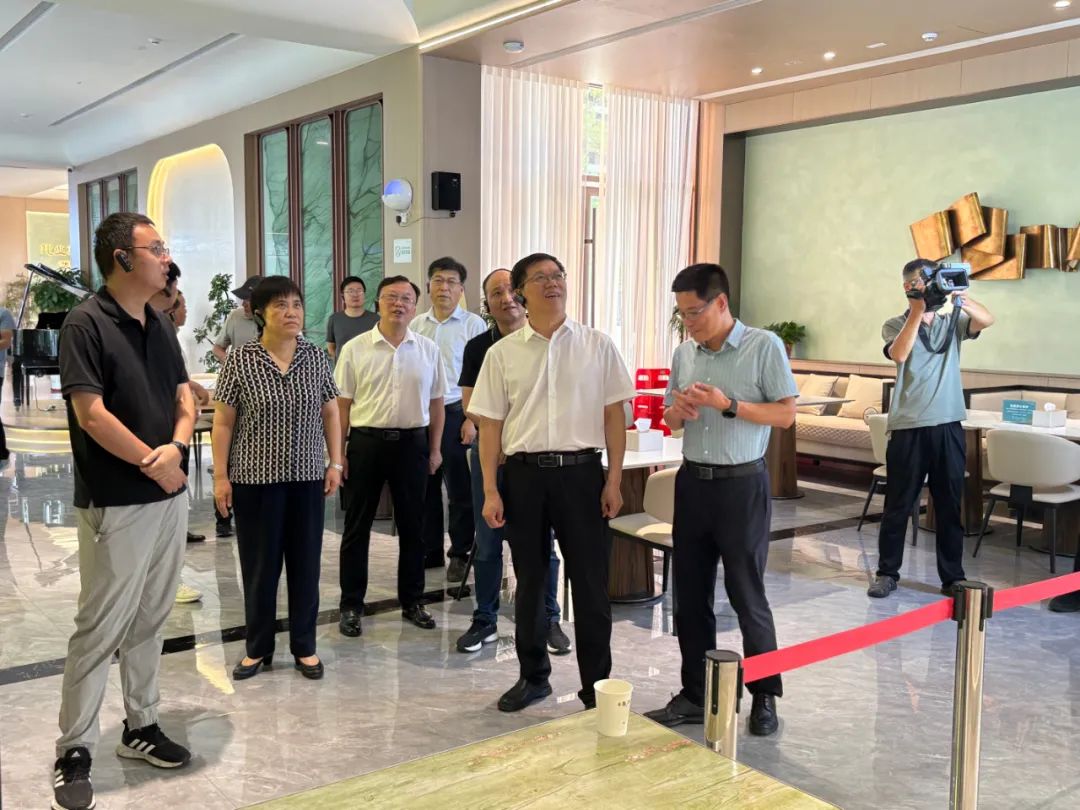 政府认可、业主点赞、销量飙升——建业·尊府标杆炼成记！