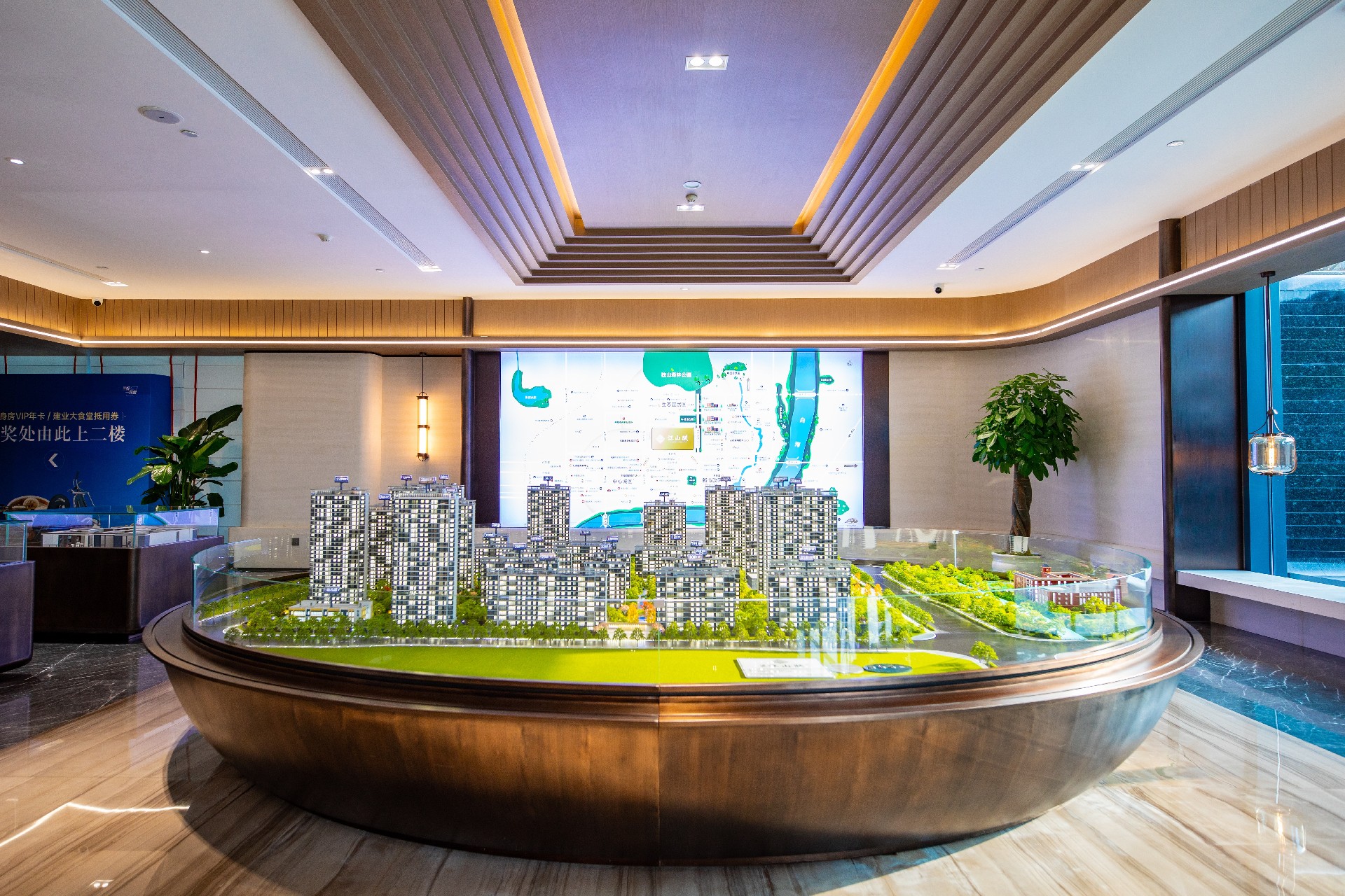 地产转型生死局：不转型是等死，转型做养老是找死？